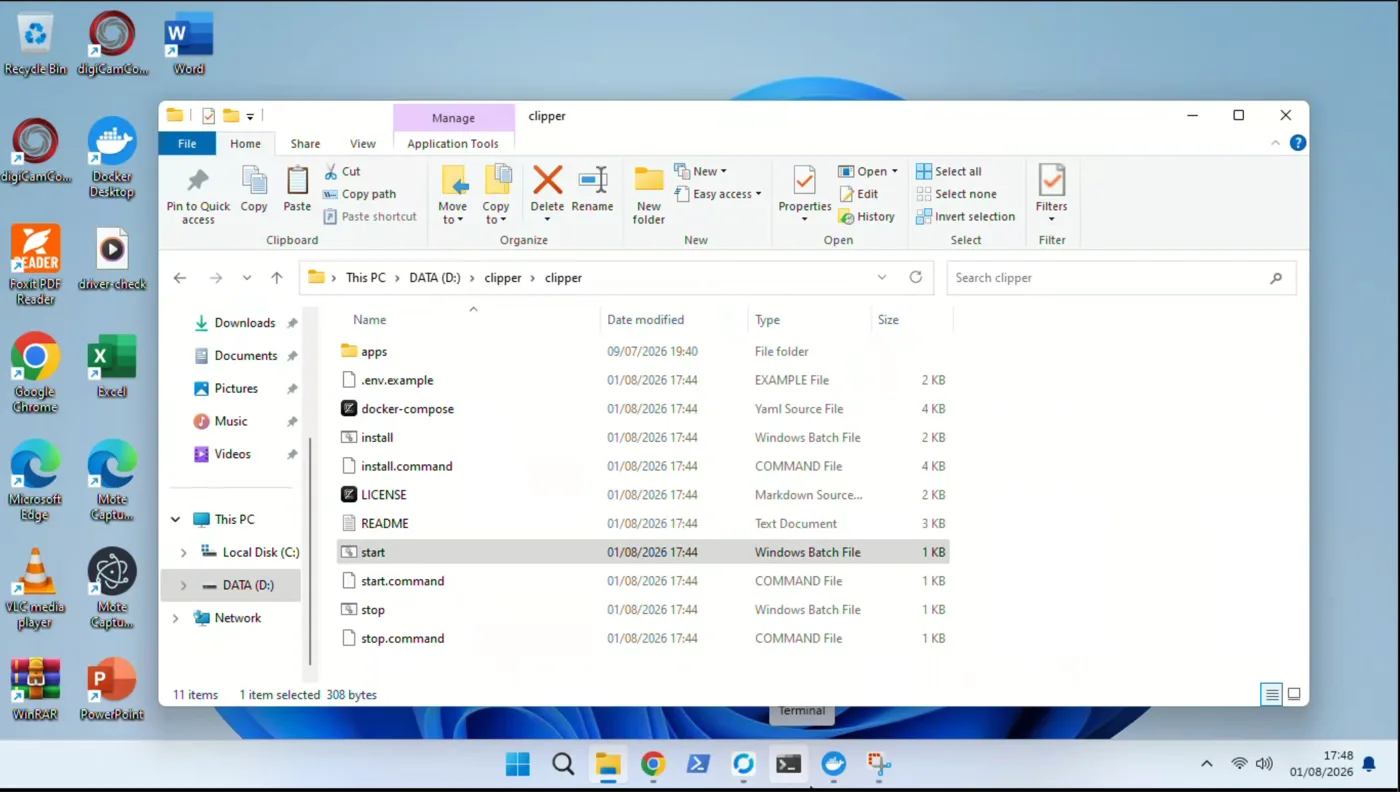 Isi folder hasil extract, terlihat install.bat dan install.command